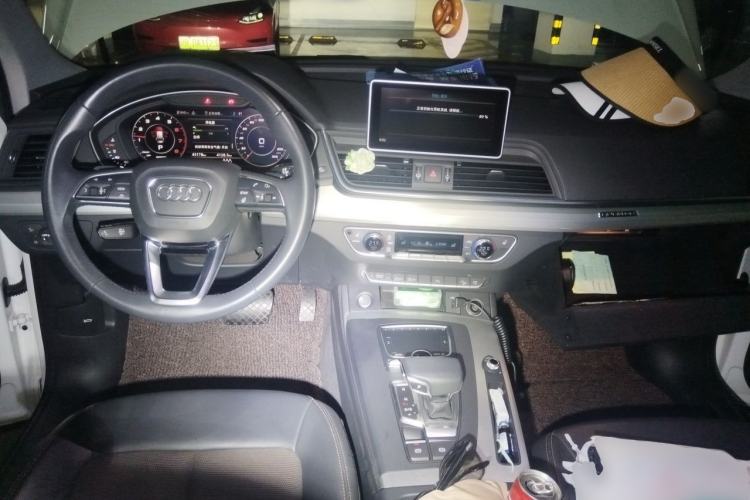 Used Audi Q5L 2018 40 TFSI Prestige Fashion Edition China V Center Console