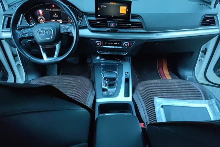 Used Audi Q5L 2018 40 TFSI Prestige Fashion Edition China V Center Console