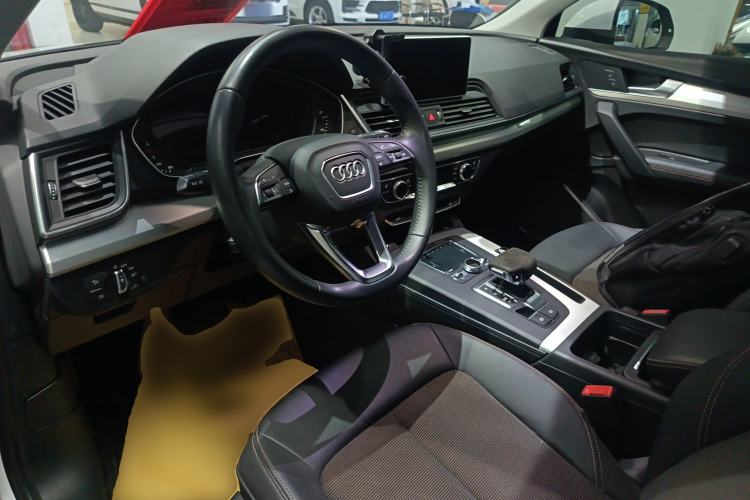 Used Audi Q5L 2018 40 TFSI Prestige Fashion Edition China V Center Console