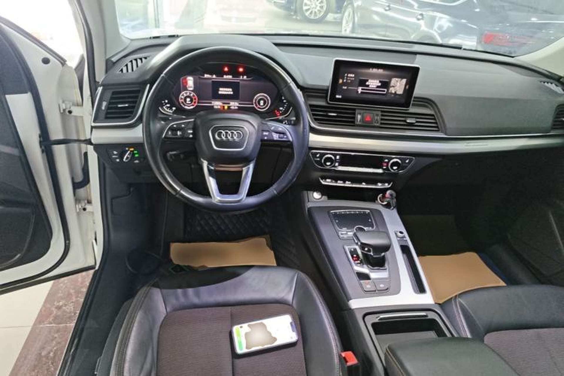 Used Audi Q5L 2018 40 TFSI Prestige Fashion Edition China V Center Console