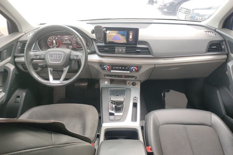 Used Audi Q5L 2018 40 TFSI Prestige Fashion Edition China VI Center Console
