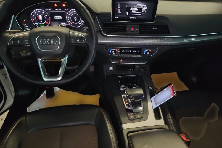Used Audi Q5L 2018 45 TFSI Prestige Fashion Edition China VI Emission Standard Center Console