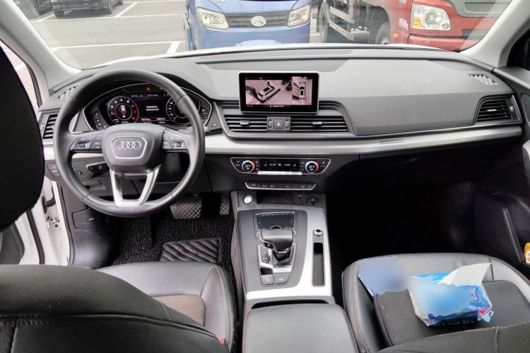 Used Audi Q5L 2018 40 TFSI Prestige Fashion Edition China VI Center Console