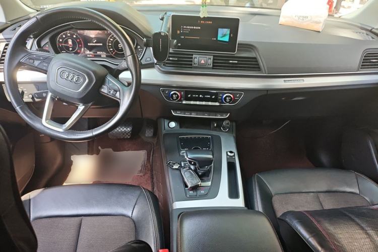 Used Audi Q5L 2018 40 TFSI Prestige Fashion Edition China V Center Console