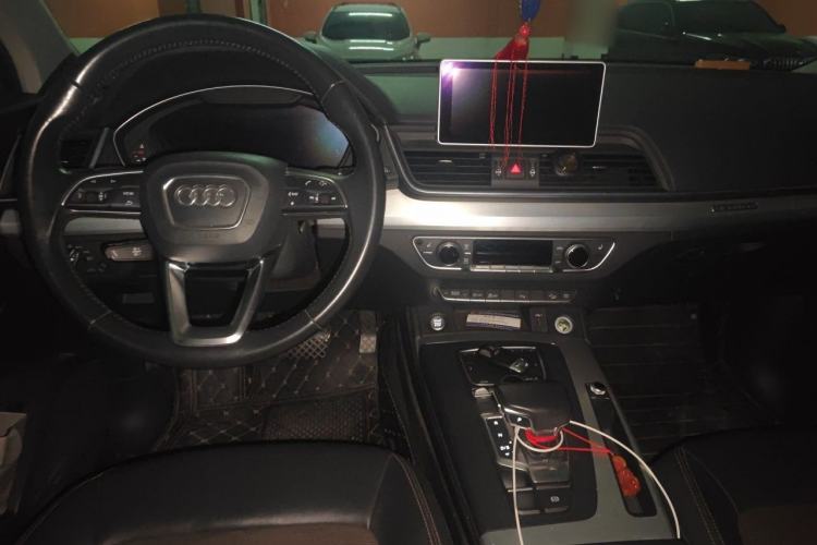 Used Audi Q5L 2018 40 TFSI Prestige Fashion Edition China V Center Console