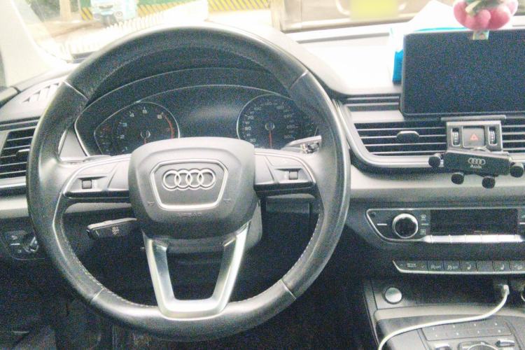 Used Audi Q5L 2018 40 TFSI Prestige Edition China V Center Console