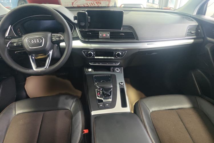 Used Audi Q5L 2018 40 TFSI Prestige Fashion Edition China V Center Console