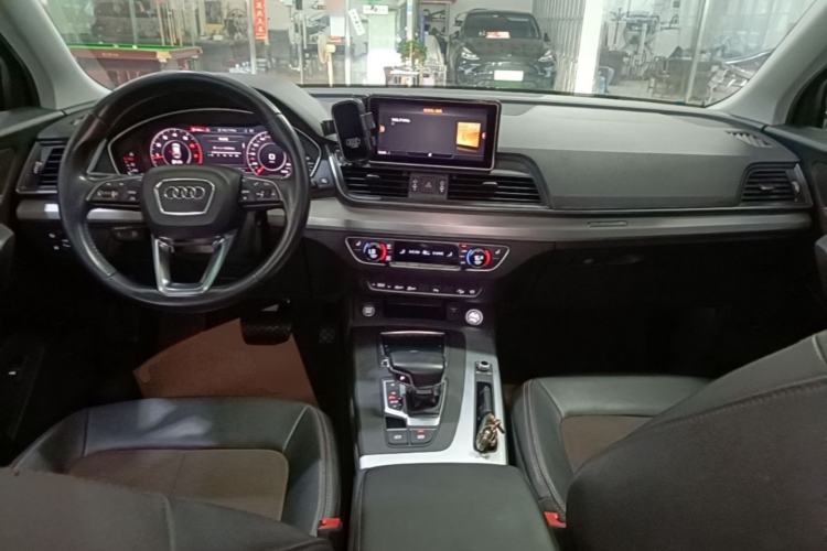Used Audi Q5L 2018 40 TFSI Prestige Fashion Edition China V Center Console