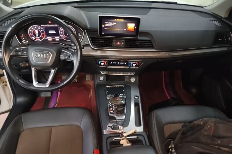 Used Audi Q5L 2018 45 TFSI Prestige Fashion Edition China V Emission Standard Center Console
