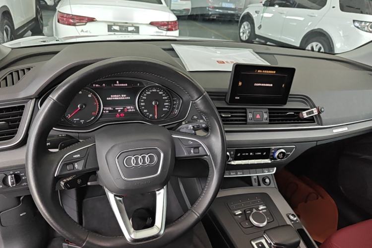 Used Audi Q5L 2018 40 TFSI Prestige Edition China VI Emission Standard Center Console