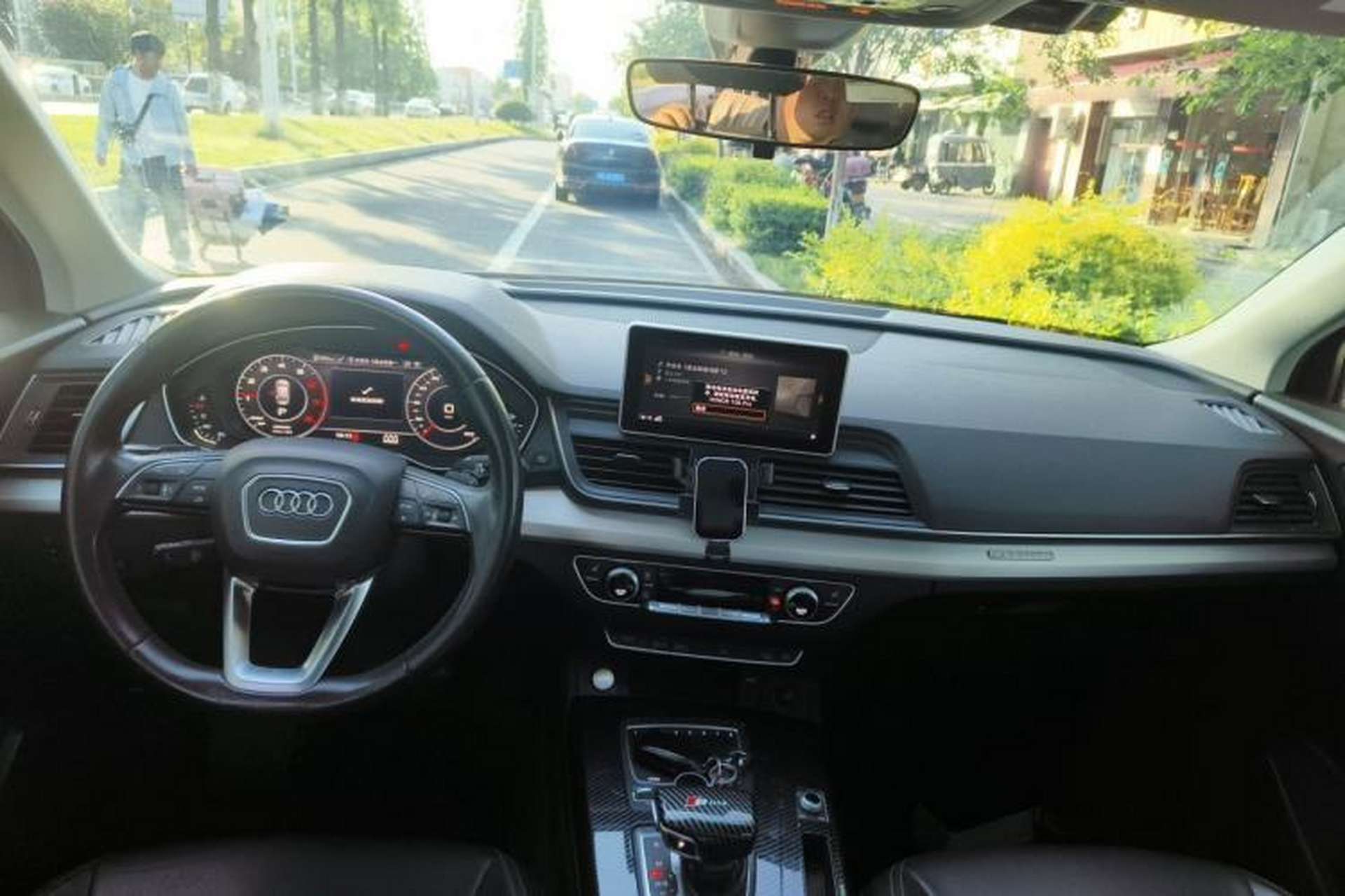Used Audi Q5L 2018 40 TFSI Prestige Fashion Edition China VI Center Console