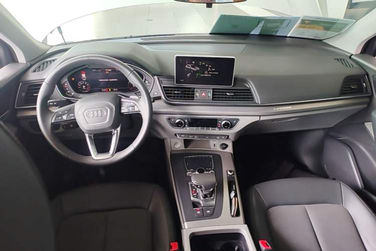 Used Audi Q5L 2018 45 TFSI Prestige Fashion Edition China VI Emission Standard Center Console
