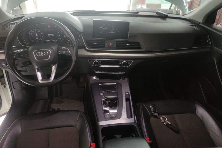 Used Audi Q5L 2018 45 TFSI Prestige Fashion Edition China V Emission Standard Center Console