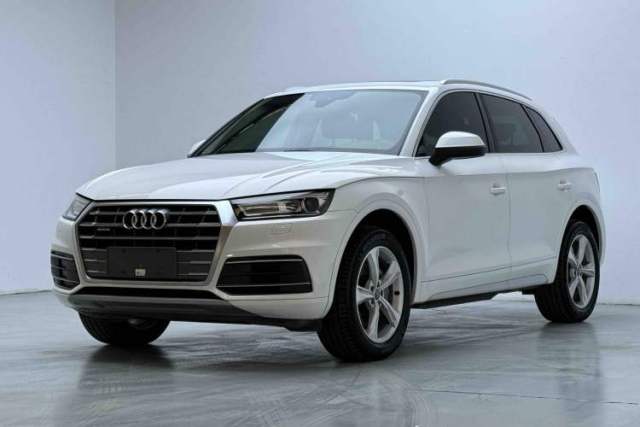 Ojetý Audi Q5L 2018 40 TFSI Prestige Edition China V