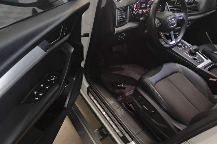 Used Audi Q5L 2018 40 TFSI Prestige Fashion Edition China VI Driver Seat
