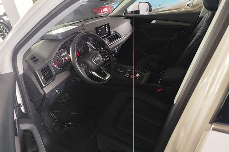 Used Audi Q5L 2018 40 TFSI Prestige Edition China VI Emission Standard Driver Seat