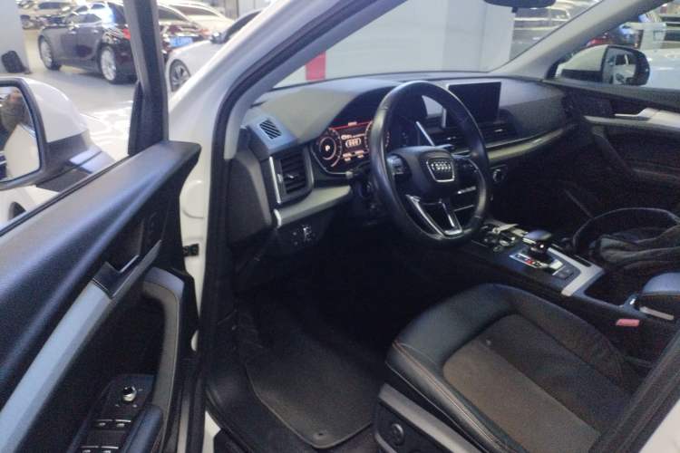 Used Audi Q5L 2018 40 TFSI Prestige Fashion Edition China VI Driver Seat