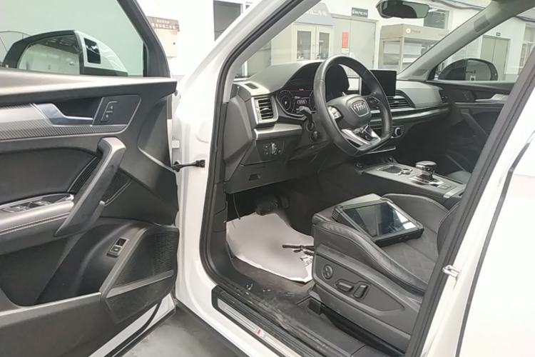 Used Audi Q5L 2018 45 TFSI Prestige Sporty Edition China VI Driver Seat