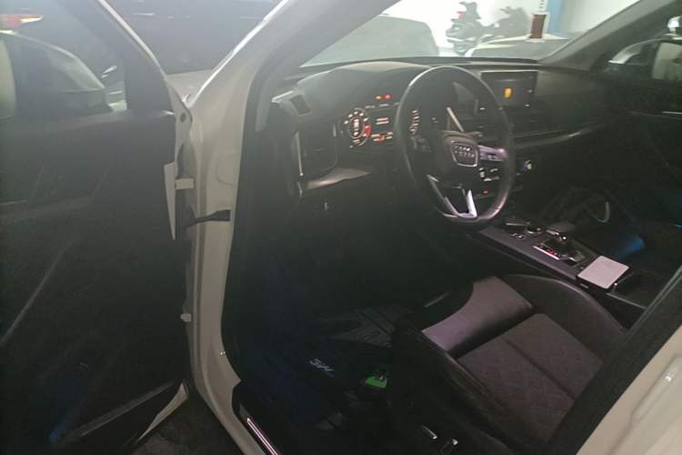 Used Audi Q5L 2018 45 TFSI Prestige Fashion Edition China V Emission Standard Driver Seat