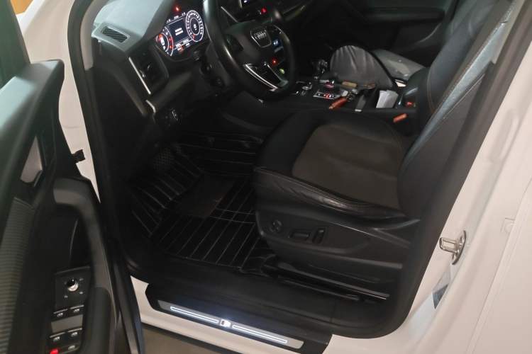 Used Audi Q5L 2018 45 TFSI Prestige Fashion Edition China V Emission Standard Driver Seat
