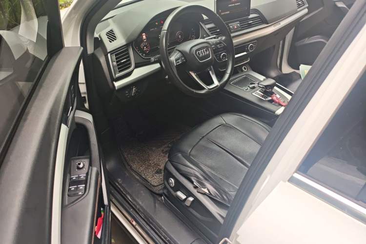 Used Audi Q5L 2018 40 TFSI Prestige Fashion Edition China VI Driver Seat