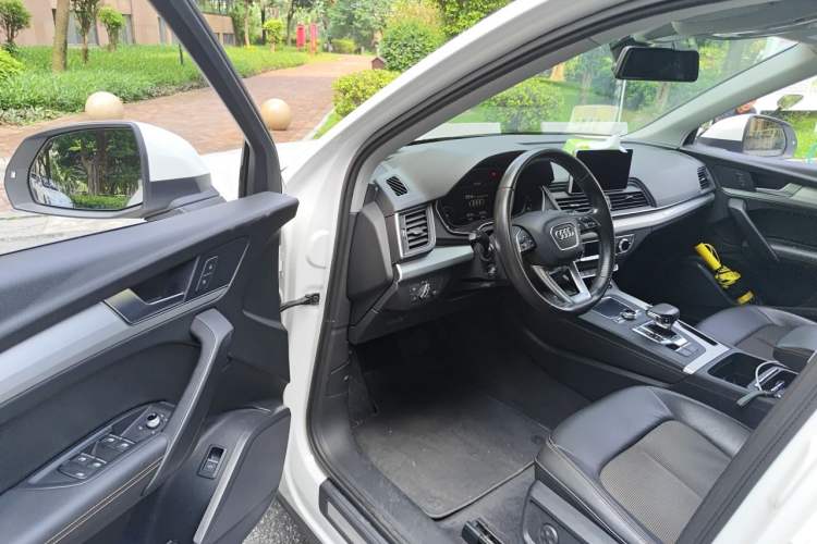 Used Audi Q5L 2018 40 TFSI Prestige Fashion Edition China VI Driver Seat