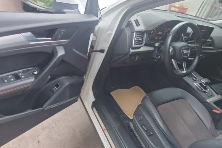 Used Audi Q5L 2018 45 TFSI Prestige Fashion Edition China V Emission Standard Driver Seat