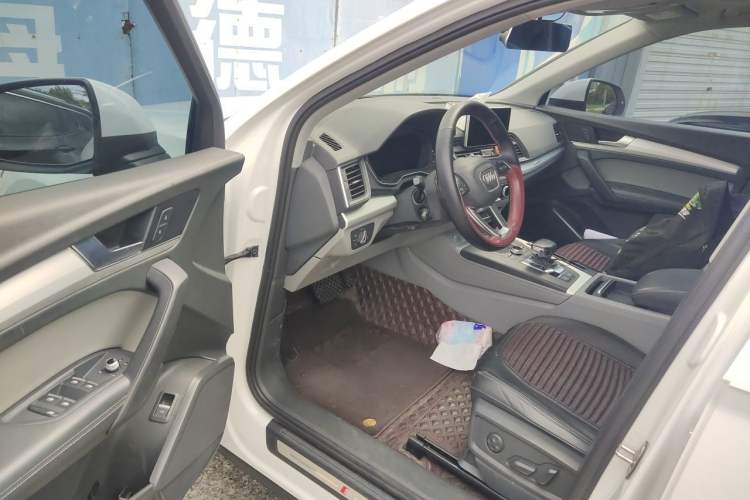 Used Audi Q5L 2018 40 TFSI Prestige Fashion Edition China VI Driver Seat