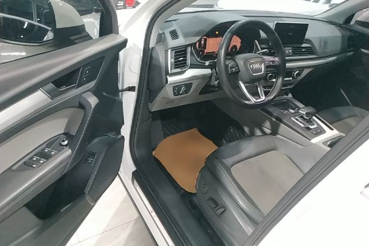 Used Audi Q5L 2018 40 TFSI Prestige Fashion Edition China VI Driver Seat