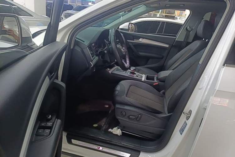 Used Audi Q5L 2018 40 TFSI Prestige Fashion Edition China VI Driver Seat