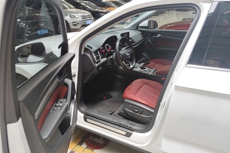 Used Audi Q5L 2018 40 TFSI Prestige Edition China VI Emission Standard Driver Seat