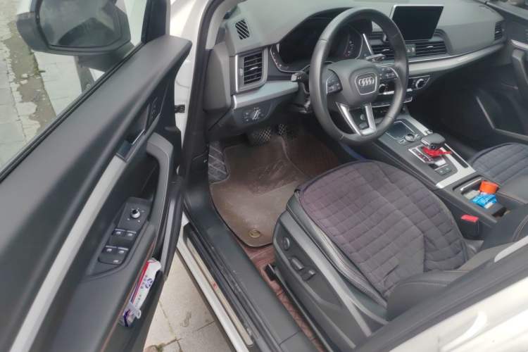 Used Audi Q5L 2018 40 TFSI Prestige Fashion Edition China VI Driver Seat