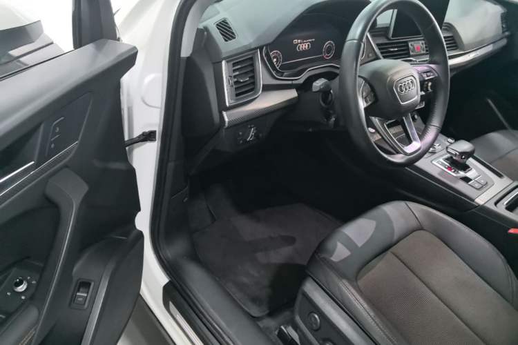 Used Audi Q5L 2018 45 TFSI Prestige Fashion Edition China VI Emission Standard Driver Seat