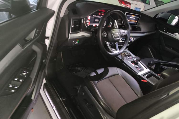 Used Audi Q5L 2018 40 TFSI Prestige Fashion Edition China VI Driver Seat