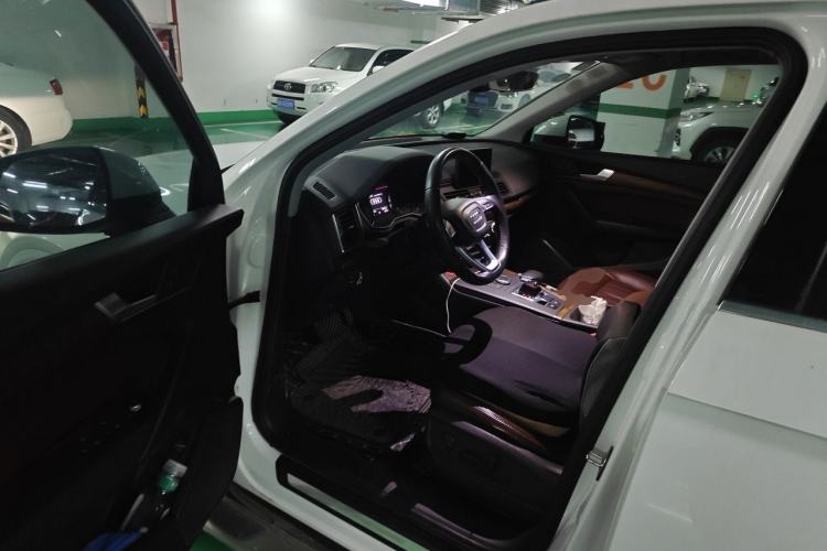 Used Audi Q5L 2018 40 TFSI Prestige Edition China VI Emission Standard Driver Seat