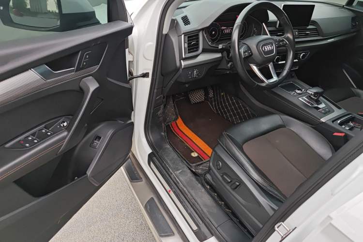 Used Audi Q5L 2018 45 TFSI Prestige Fashion Edition China V Emission Standard Driver Seat