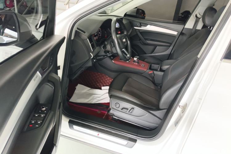 Used Audi Q5L 2018 40 TFSI Prestige Fashion Edition China VI Driver Seat