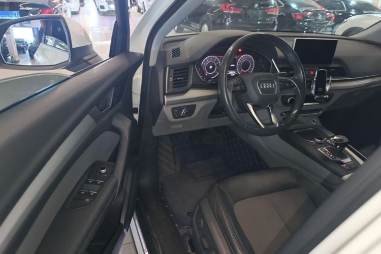 Used Audi Q5L 2018 40 TFSI Prestige Fashion Edition China VI Driver Seat