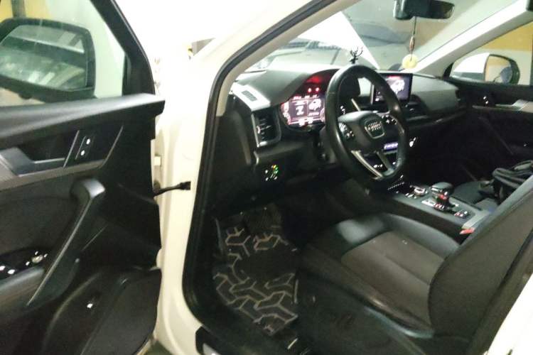 Used Audi Q5L 2018 45 TFSI Prestige Fashion Edition China VI Emission Standard Driver Seat