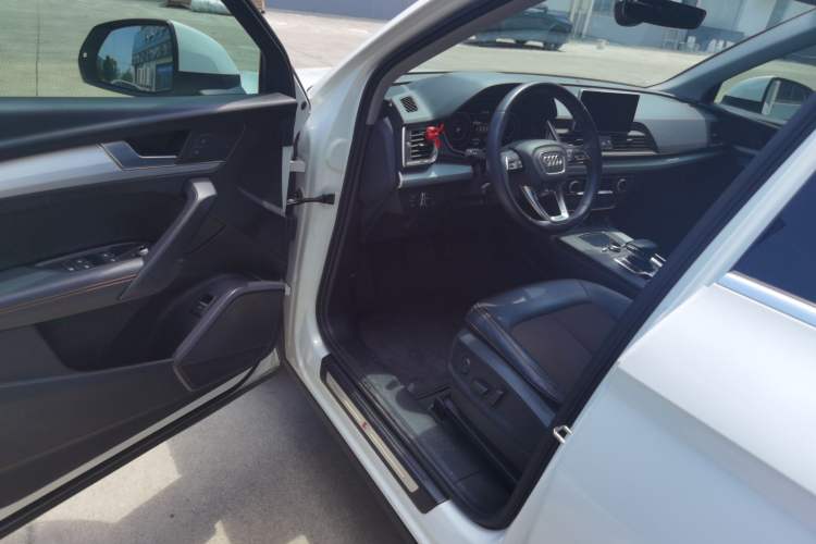 Used Audi Q5L 2018 40 TFSI Prestige Fashion Edition China VI Driver Seat