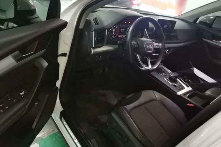 Used Audi Q5L 2018 40 TFSI Prestige Fashion Edition China VI Driver Seat