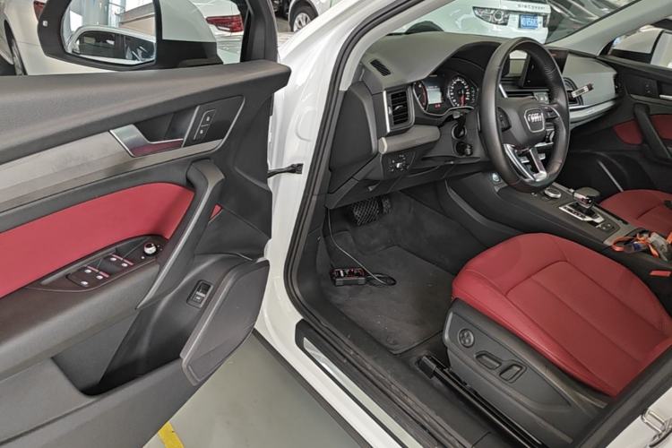 Used Audi Q5L 2018 40 TFSI Prestige Edition China VI Emission Standard Driver Seat
