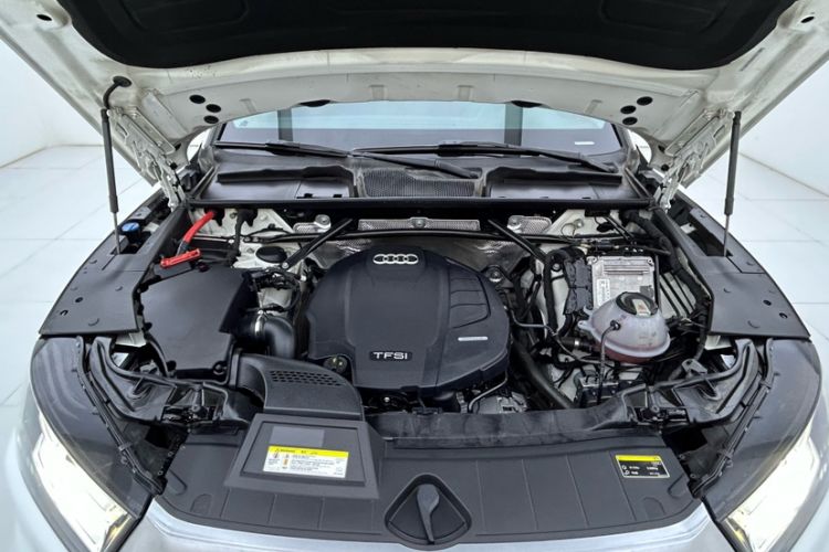 Used Audi Q5L 2018 40 TFSI Prestige Fashion Edition China VI Engine Bay