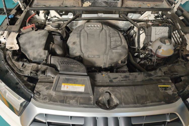 Used Audi Q5L 2018 45 TFSI Prestige Fashion Edition China V Emission Standard Engine Bay