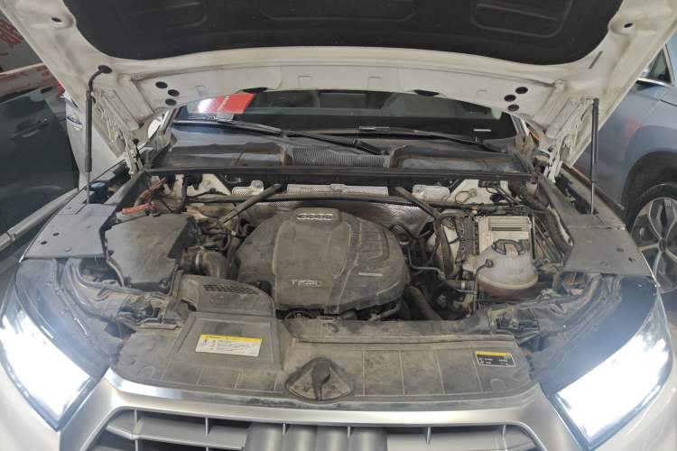 Used Audi Q5L 2018 40 TFSI Prestige Fashion Edition China VI Engine Bay