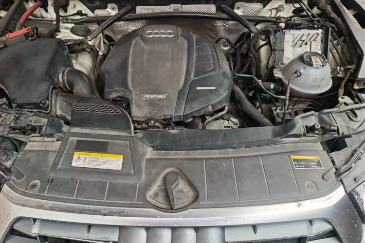 Used Audi Q5L 2018 45 TFSI Prestige Fashion Edition China VI Emission Standard Engine Bay