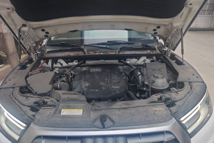 Used Audi Q5L 2018 40 TFSI Prestige Edition China VI Emission Standard Engine Bay