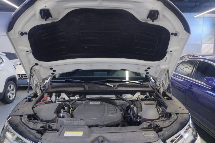 Used Audi Q5L 2018 40 TFSI Prestige Fashion Edition China VI Engine Bay