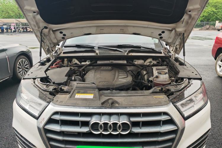 Used Audi Q5L 2018 40 TFSI Prestige Fashion Edition China VI Engine Bay