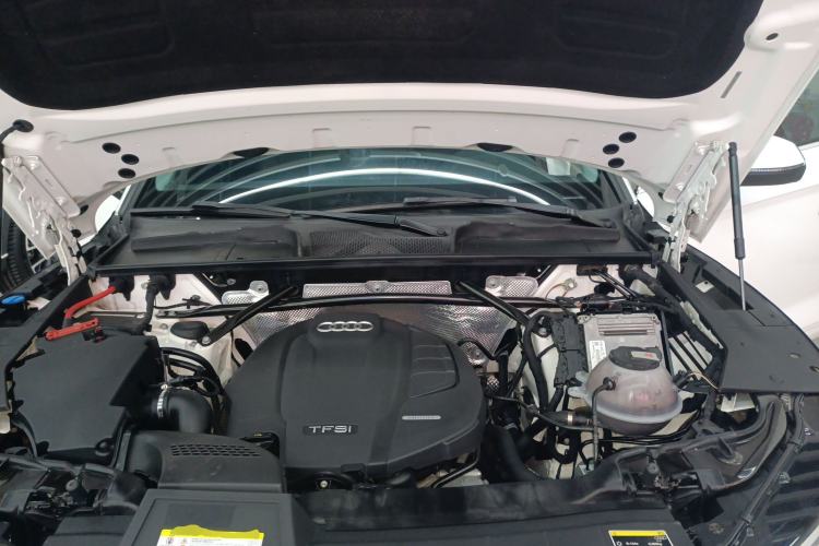 Used Audi Q5L 2018 40 TFSI Prestige Edition China V Engine Bay